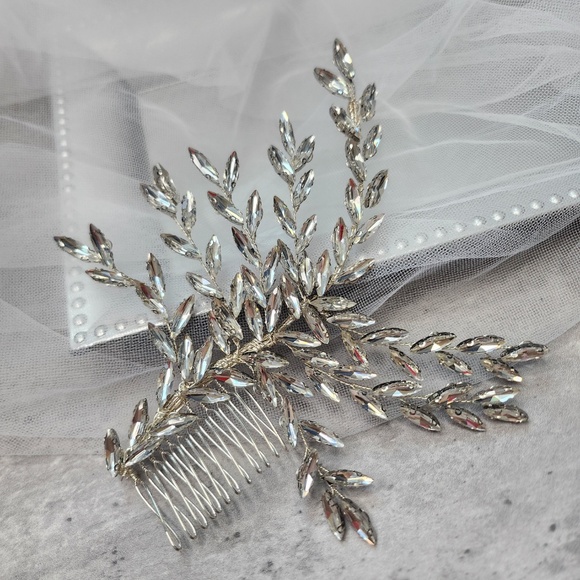 NEW TWO peices set Sparkly Crystal Flower Bridal Headpiece headband Veil Comb - Picture 6 of 7